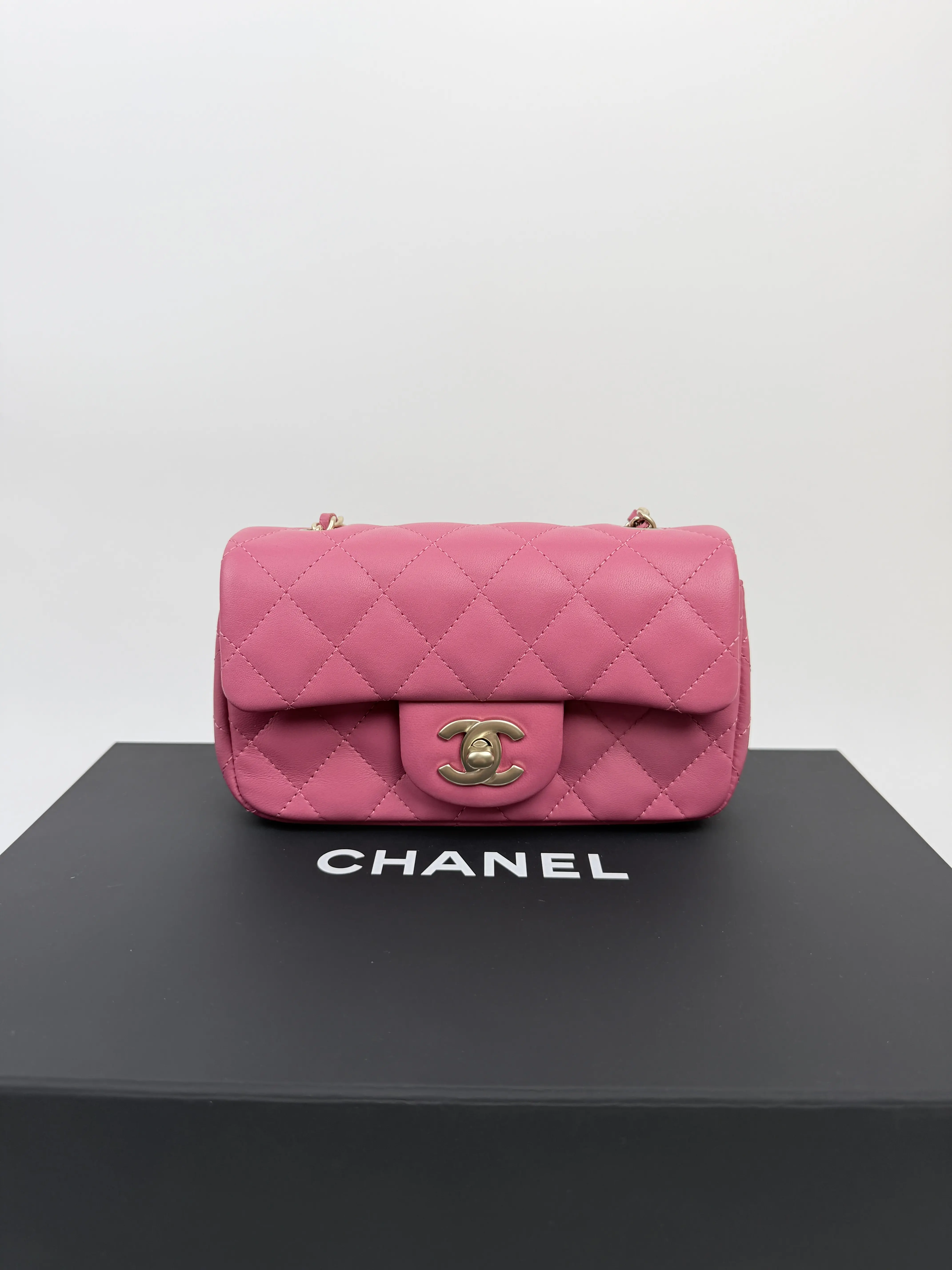 Pre-owned CHANEL lambskin Crossbody Bags Extra Mini Quilted Classic Flap Bag Pink