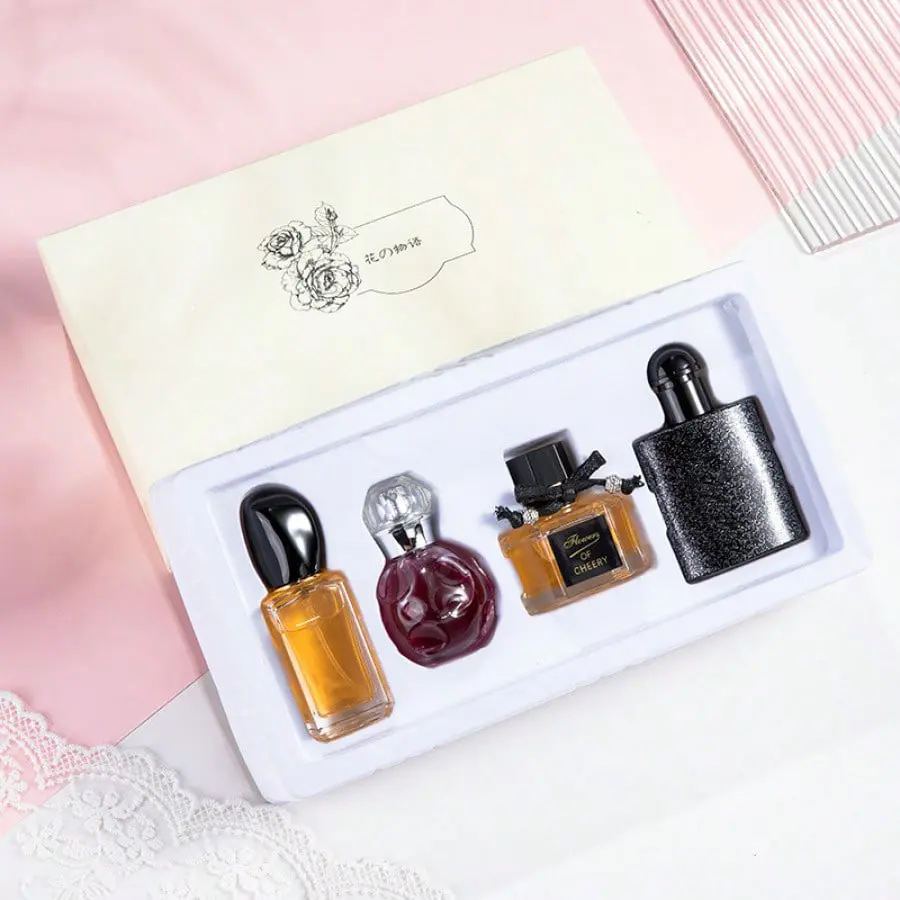 4-Piece Unisex Perfume Gift Set, Long-Lasting Eau de Parfum (EDP) with 4 x 30ml Mini Bottles, Aroma Fragrance Collection of Floral, Woody & Oriental Scents, Edp Scents, Fragrance Sets, Adults, Liquid, Elegant Gift Packaging, Birthday Gifting