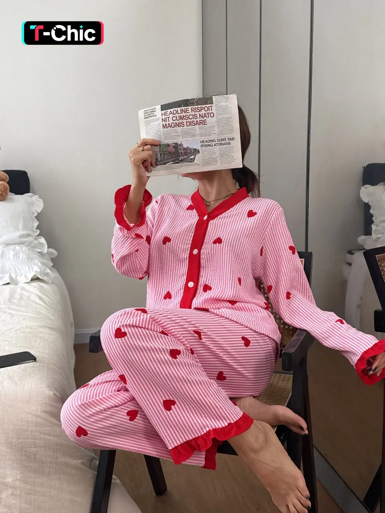 Valentine's Day Elegant Cute Women's Sleepwear Pajama Set, Heart Pattern Striped Button V Neck Short Sleeve Top and Long Pants, Lightweight Polyester Homeewear Pjs Loungewear, Homewear, Pyjamas, Casual Pyjama Set