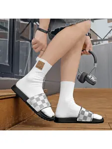 2026 popular plaid embossed sandals, spring/summer fashion, versatile outdoor non-slip slip-on sandals for men and women, couple's style, comfortable to wear for long periods without rubbing the feet Footwear