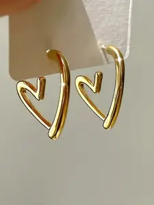 Elegant Heart-Shaped Dangle Earrings, Hollow Design, High-Quality Jewelry for All Seasons, Perfect Gift for Friends