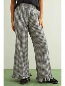 Crinkled Gingham Printed Pants with Ruffle Hem