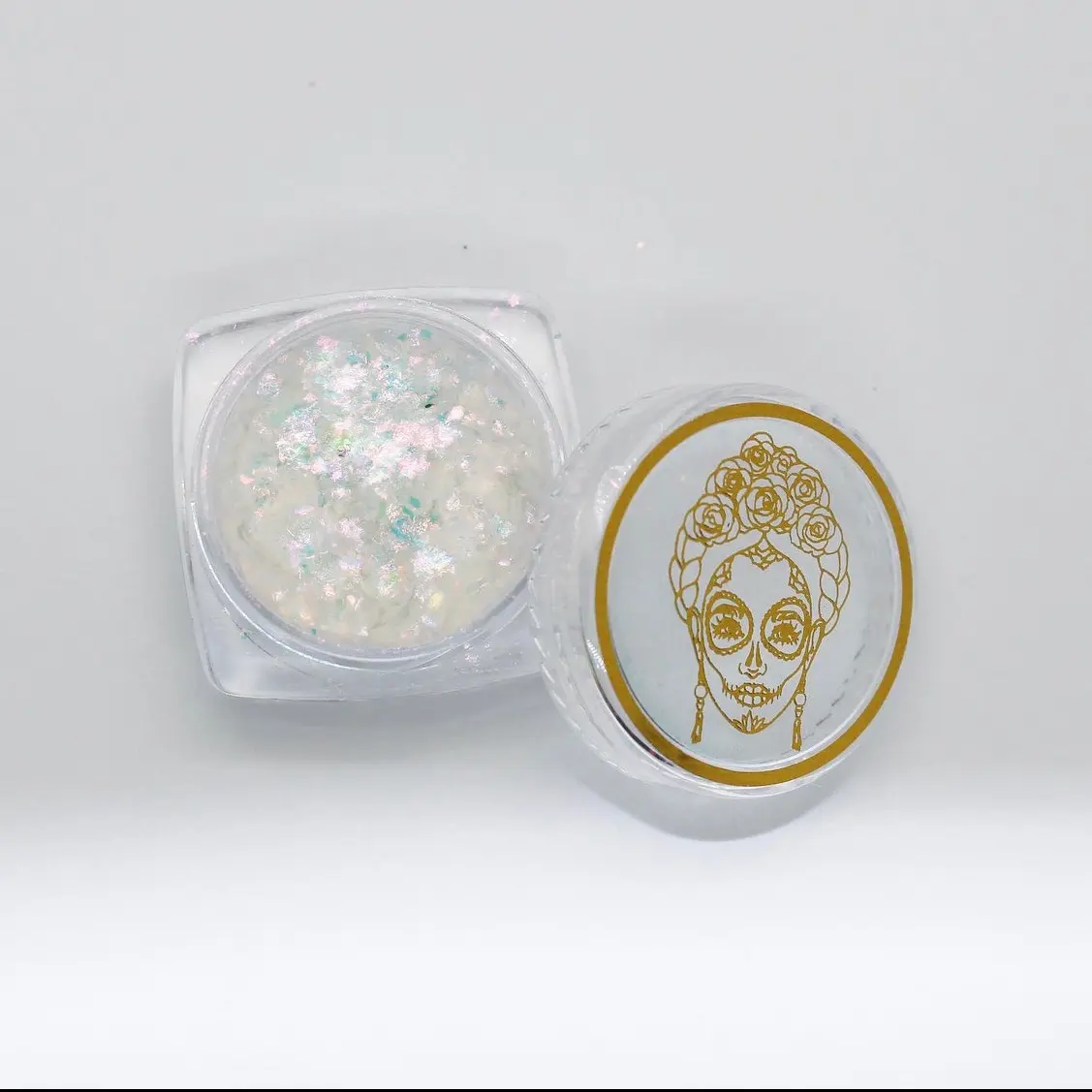 Chameleon flakes