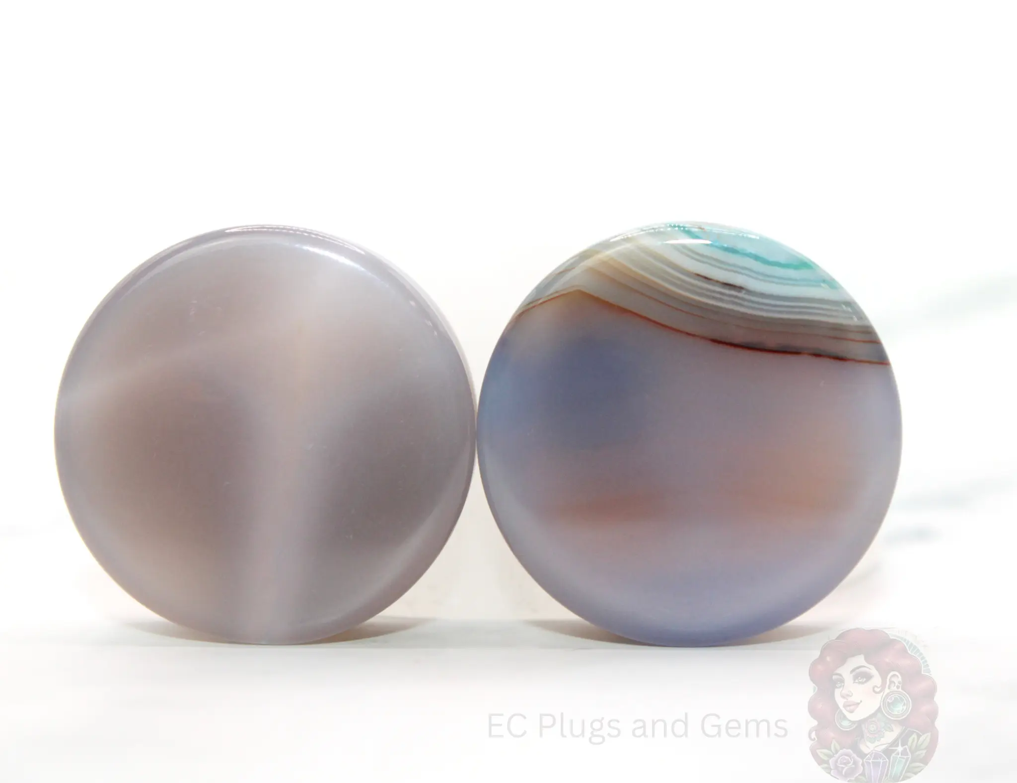 Natural Agate Stone Plugs with Unique Banding Patterns, Polished Double Flare Gauges for a Secure Fit, Promotes Grounding and Inner Strength, 6mm-26mm