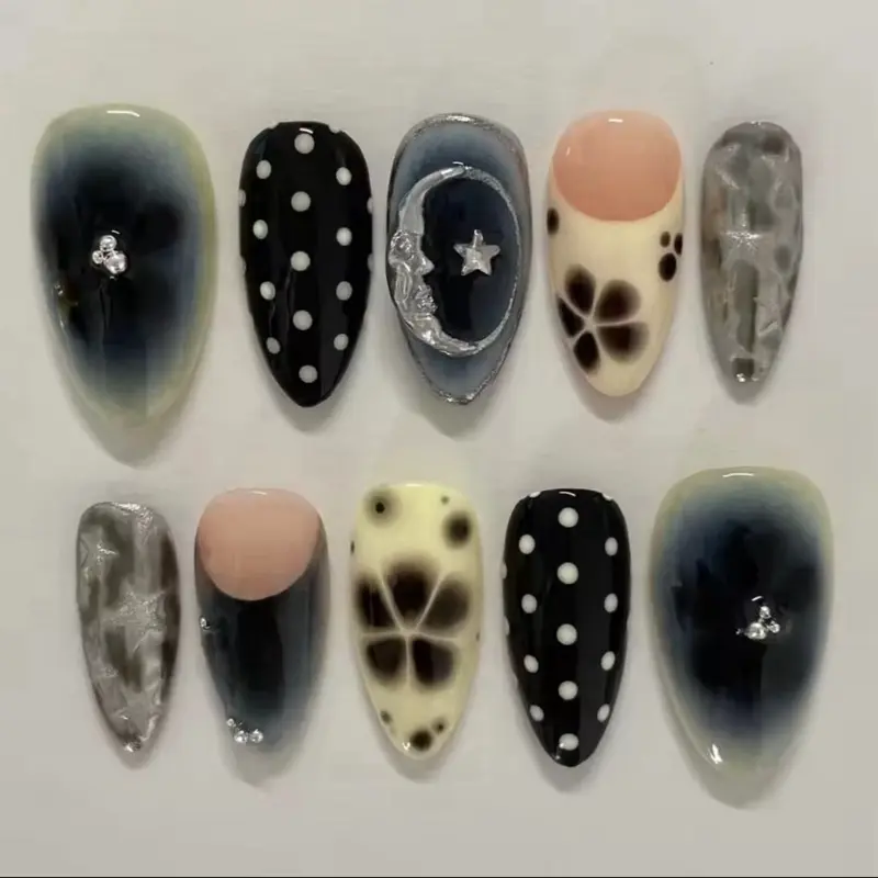 24pcs Vintage Style False Nails Whimsical style design. Printed Press ...