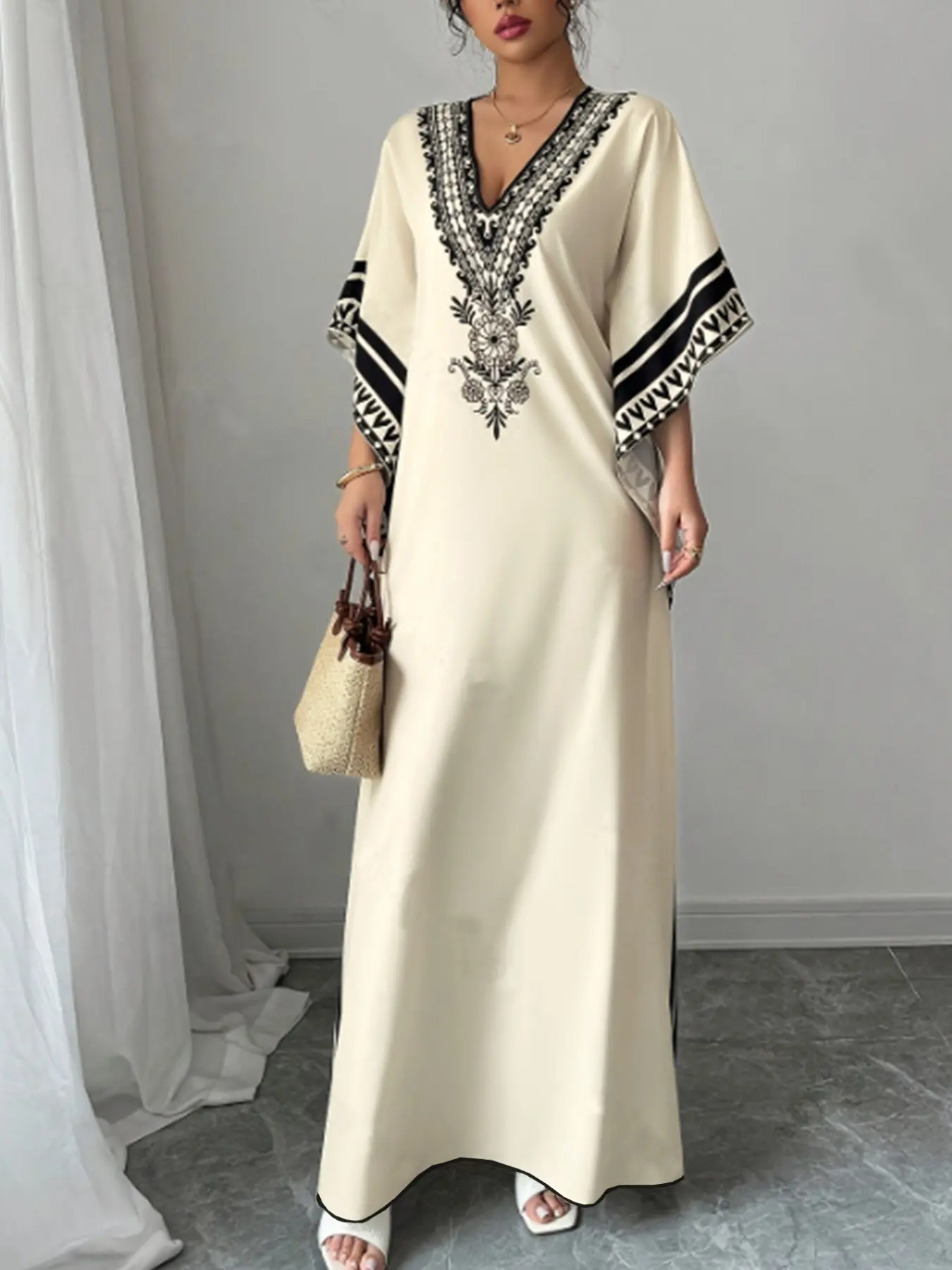 Women's Muslim Fashion V-Neck Batwing Sleeve Long Dress, Caftan, Arabian Dress, Kaftan Dress, Ethnic Pattern Loose-Fitting Dress, Casual Wear, Modesty Muslim Clothing, Women's Gowns for All Seasons