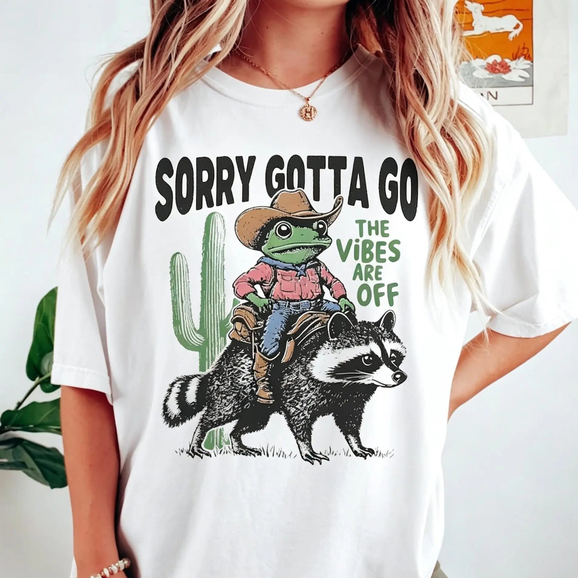Sorry Gotta Go, Vintage Frog Tshirt, Funny Retro Shirt, Graphic Tee, Funny Unisex Aesthetic Tshirt