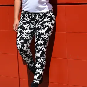 White Mark Women's Cat Print High-Waist Stretch Leggings in Soft Polyester/Spandex Fabric Extended Sizes