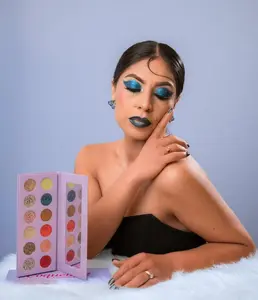 DREAM Duo Chrome Eyeshadow Pallet for Mesmerizing Eye Makeup Looks - Versatile & High-Quality