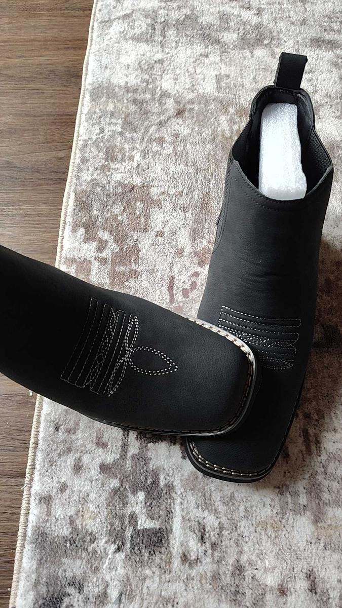 Item: Deep Black, US8(255mm)