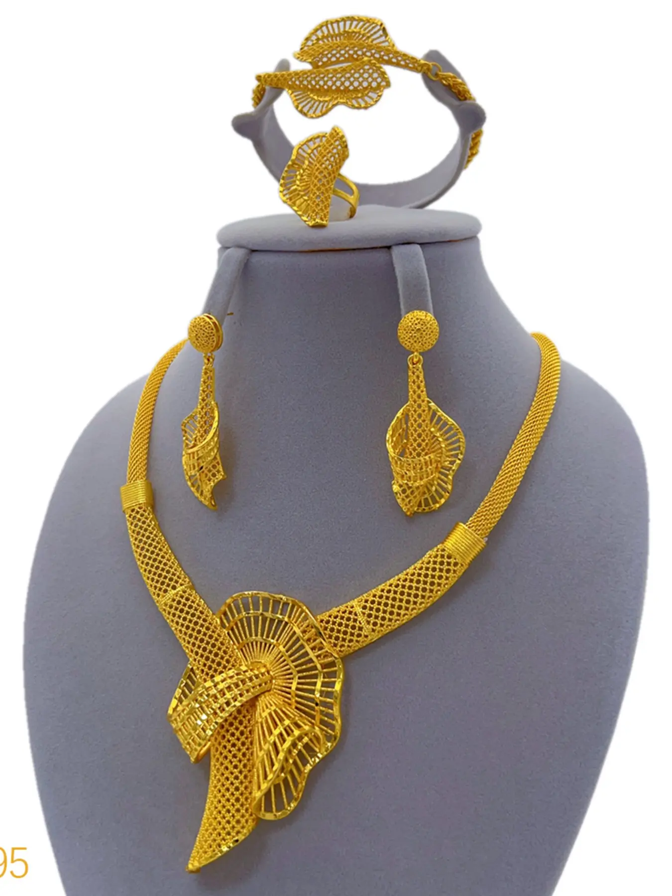Nigeria Elegant Jewellery Gift Set for Women, 4-Piece Hollow Design Luxurious Appearance Dubai Arabic Style Necklace Bracelet Ring Earring Combo, Party Accessories Gift Wedding Jewelry