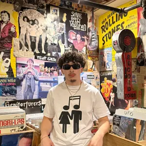 MUSIC T SHIRT