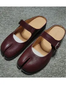 Women’s Statement Tabi Mules – Japanese Style Split Toe Slip-On Flats with Modern Retro Design