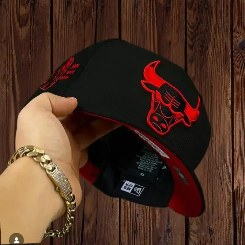 New Era Chicago Bulls Champions Red Horn Edition 9Fifty Snapback Hat, Mens Baseball Cap Collectible Sports Headwear, Mens Hats