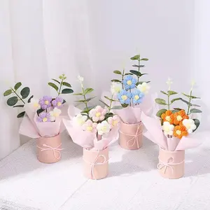 Crochet Flower Bouquet, 1 Set Handmade Woven Yarn Artificial Flower Bouquet Faux Rose Bouquet Suitable for Gifts for Mom, Friend, Anniversary Gifts