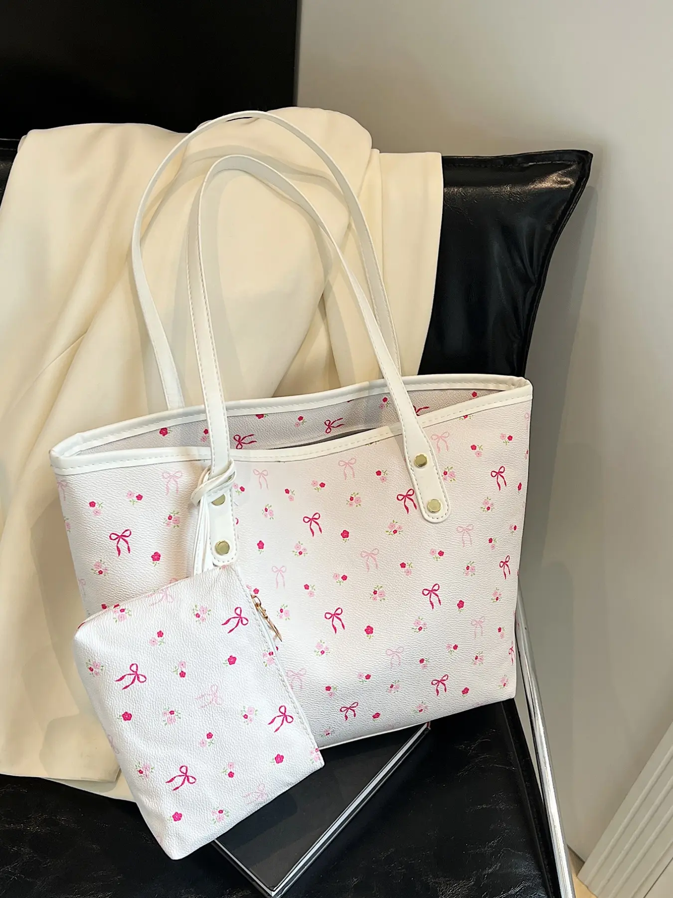Two-Piece New Large Capacity Leopard Print Velvet Handbag, Dual Handles, Ideal for Commuting, School, Work, Young Women, Students, Professionals, Commuter Bag