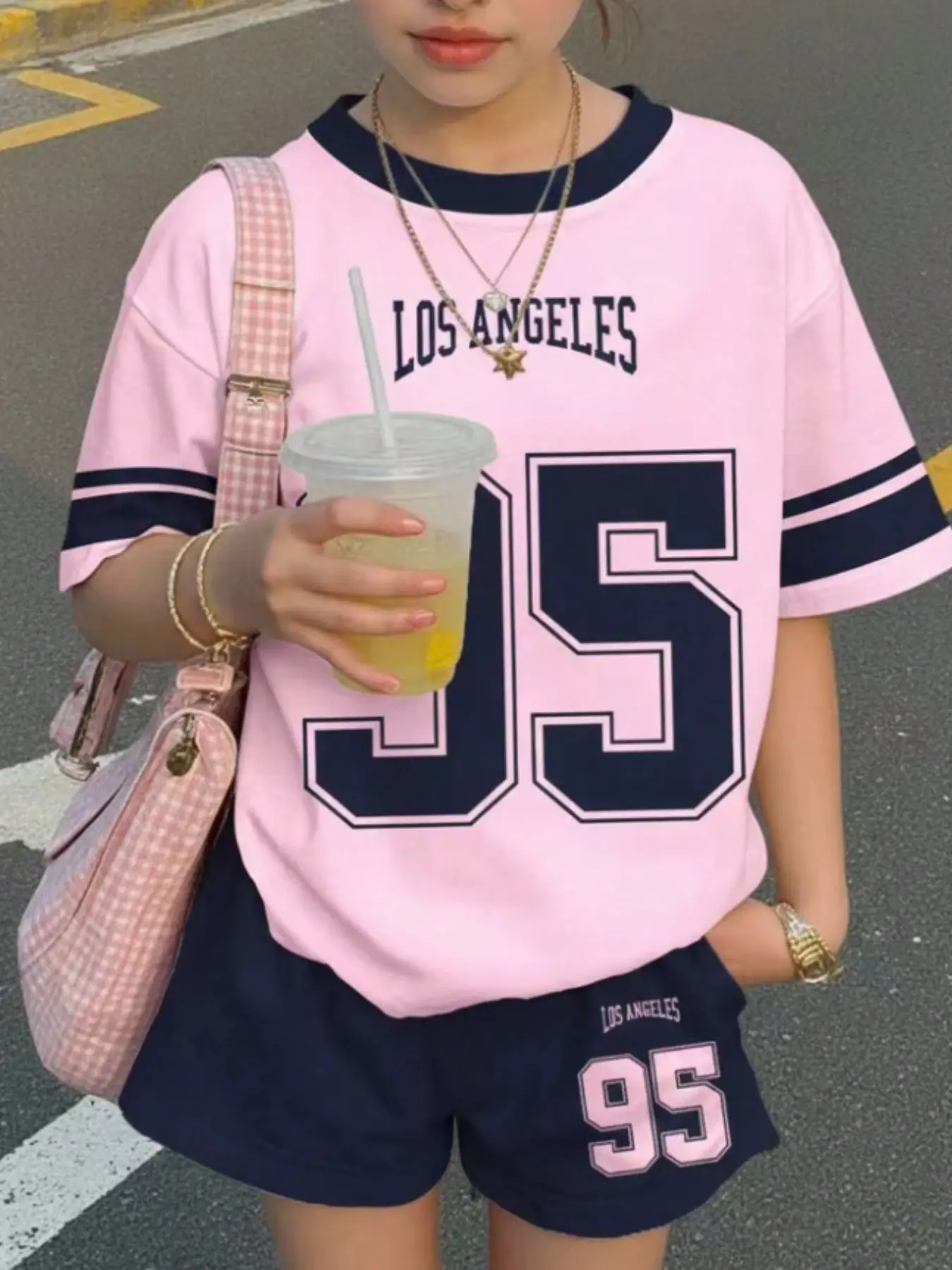 Girls' 2-Piece Casual Summer Outfits Set, 3D Digital Print Short Sleeve Round Neck T-Shirt and Shorts, Loose-Fit All-Over Print, All Seasons