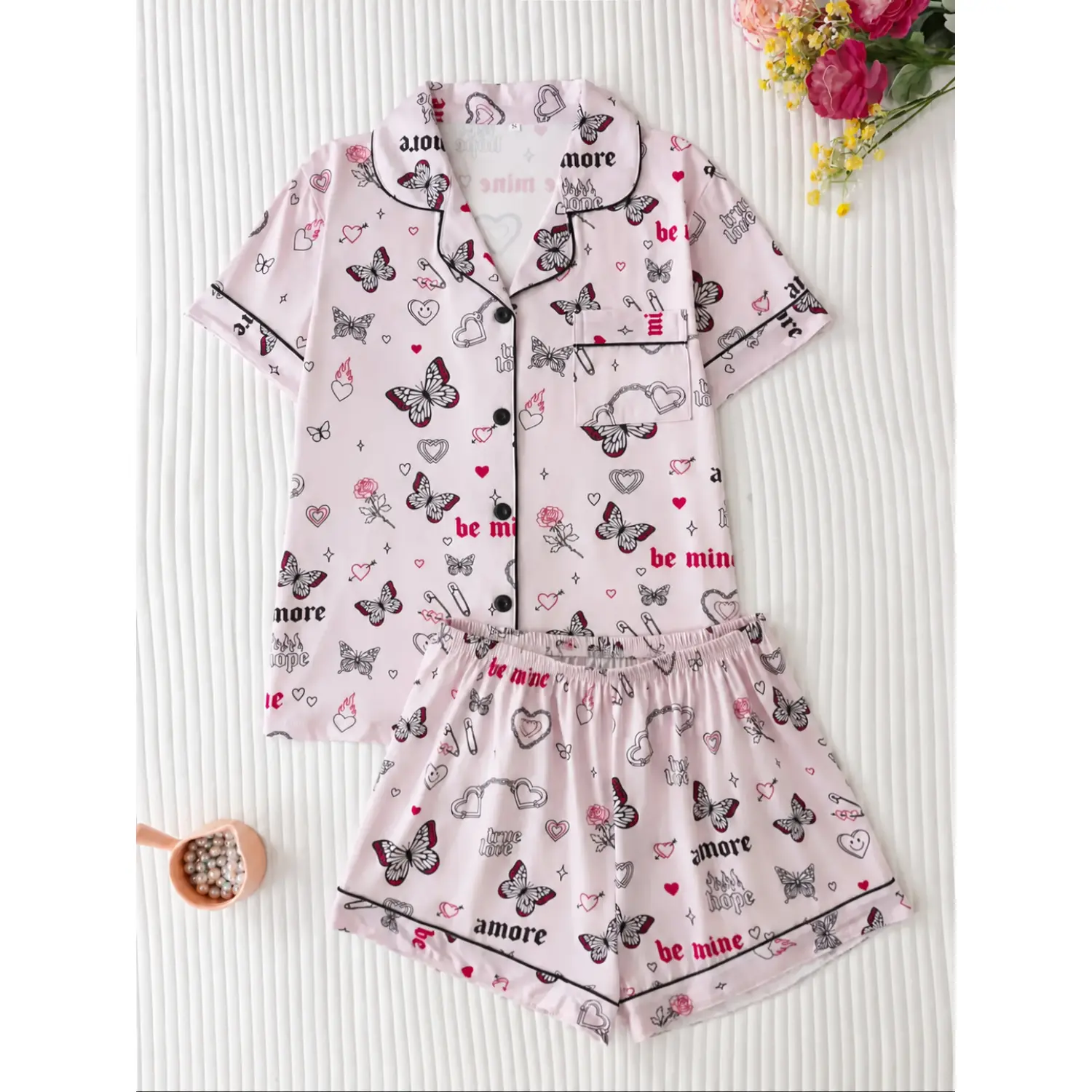 Women's Valentine Heart & Butterfly Print 2-Piece Pyjamas Set - Shortleeve Top, Cozy Shorts, All-Seasons Loungewear, Chic Fitted Sleepwear, Shortsleeve