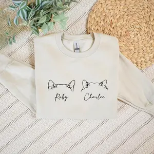 Custom Cat Sweatshirt – Personalized Pet Line Art with Cat Ears & Name, Gift for Cat Lovers, Cat Mom Sweatshirt, Fur Mom Tee, Pet Owner Gift