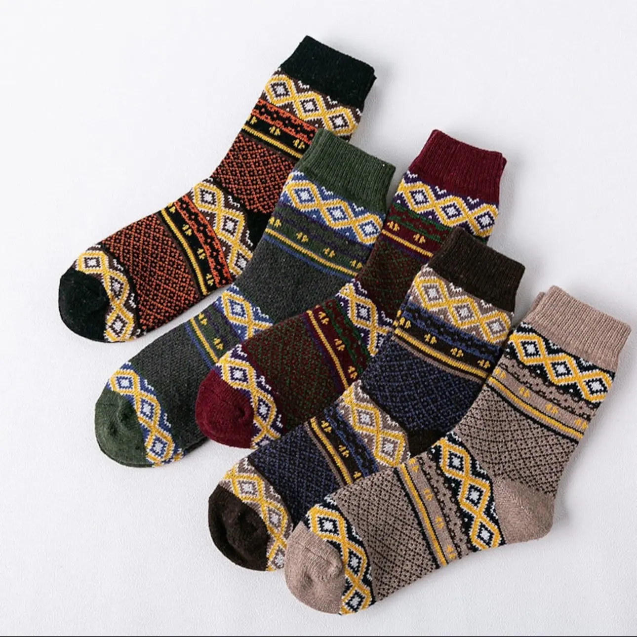Women's & Men's Low Cut Knitted Socks, 5-Pair Warm Thick Comfortable Cute Multicolor Embroidered Winter Casual Christmas Crew Tube Socks