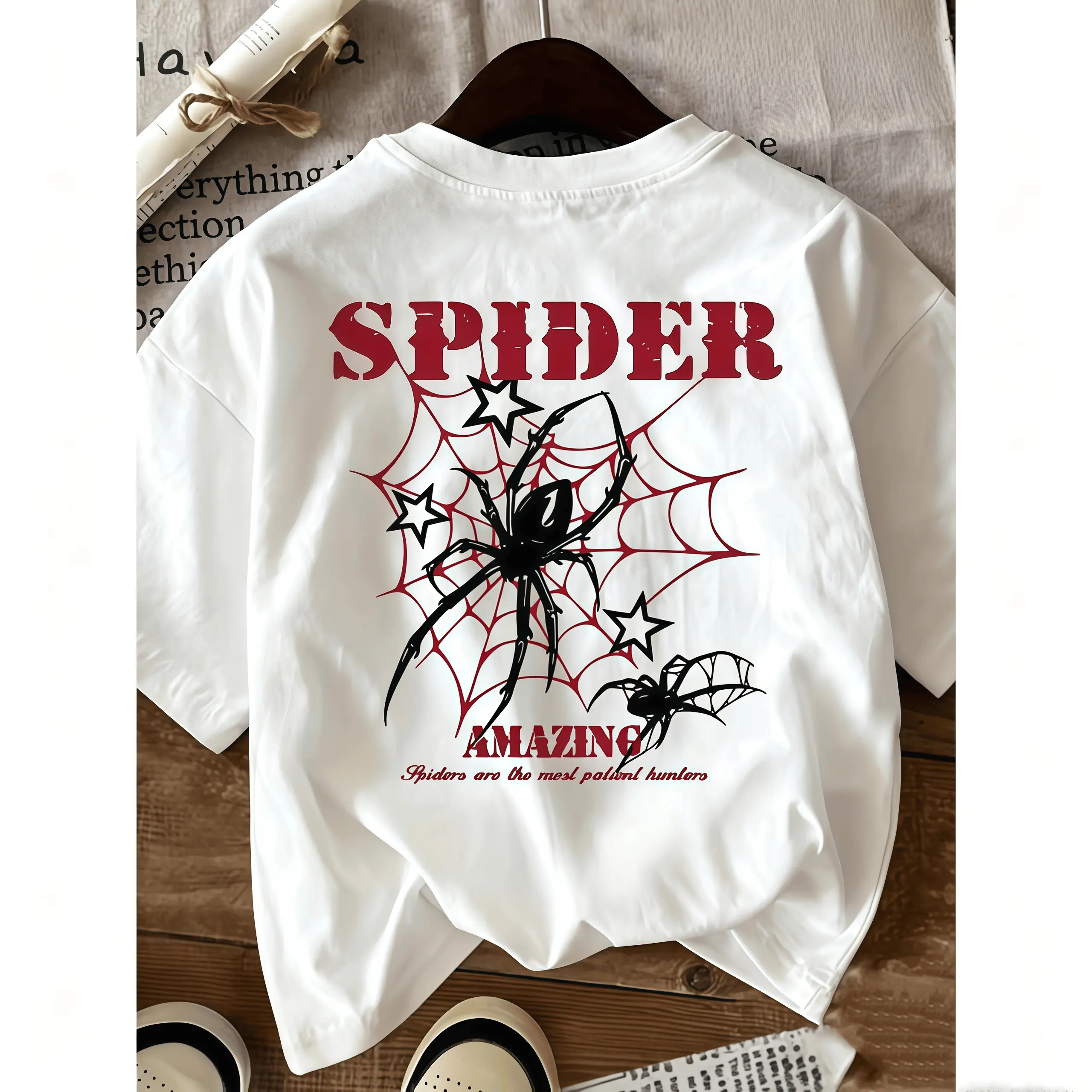Spider Patterned T-shirt, Spider Wonder Design Shirts, Red Spider Webs and Black Spiders, Men's Casual Classic Soft Breathable Cotton Crewneck Graphic Print Tee Top, Summer OOTD Streetwear Shirt& Tshirt for Menswear & Womenswear Gifts