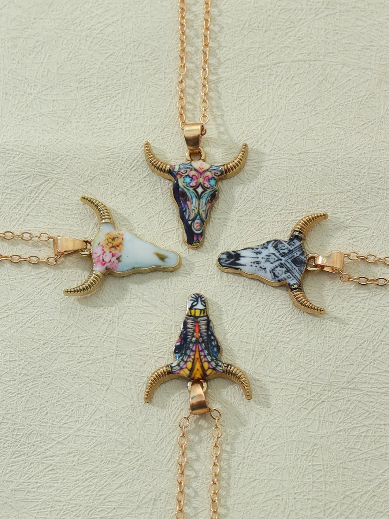 4pcs/set Punk Style Bull Design Pendant Necklace, Vintage Trendy Pendant Necklace, Fashionable Retro Jewelry for Women & Men As Gift, Gothic Mystery Jewelry, Matching Alloy Necklace