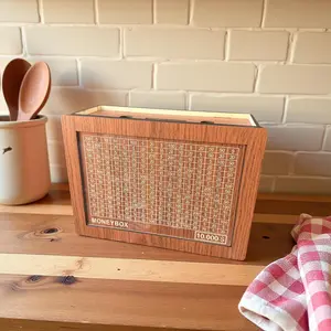 Wooden Money storage jar Money Bank, Countdown Money Saving Box with 10000 Dollars Target, Money storage jar with Money Target and Numbers to Check for Boys Girls (10000 USD)