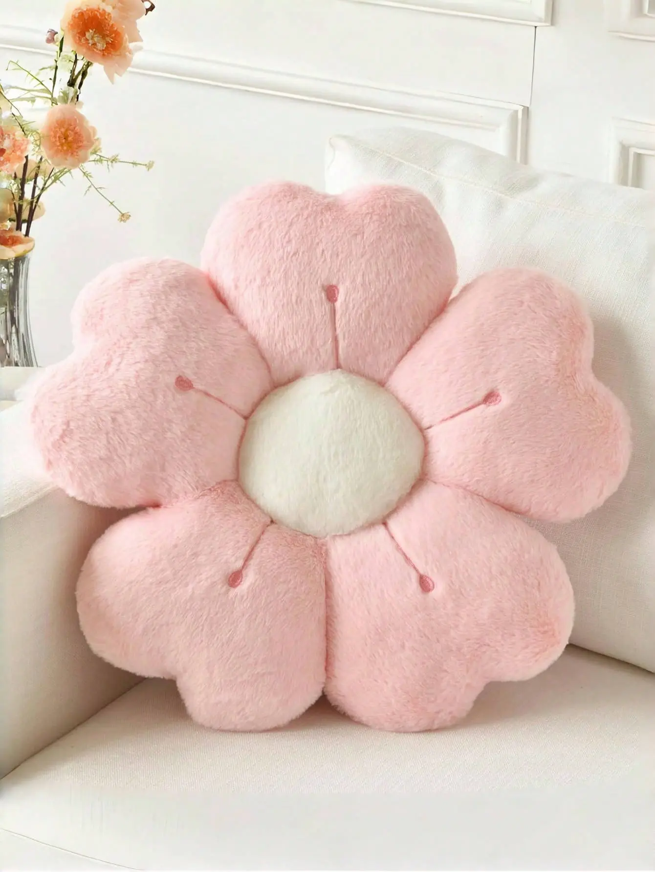 Daisy flower shaped decorative pillow, soft and cute daisy cushion, home decoration floor mat, suitable for back-to-school gifts for family and friends