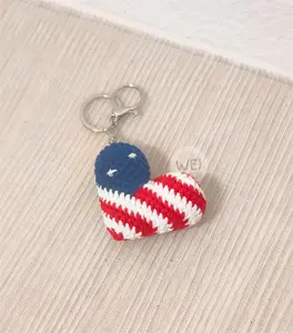 Crochet American Flag Keychain, Flag USA Patriotic Heart Keychain, Independence Day Gift, Memorial Day Patriot Gift,American Dream Bag Charm