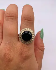 ROUND ONYX RING ⋄ Size 8