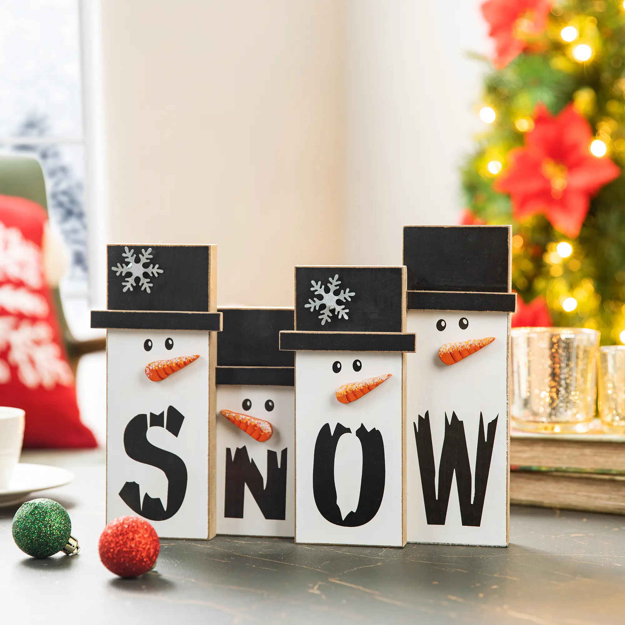 Glitzhome 11.75"L Wooden Christmas Snowman Family Table Decor