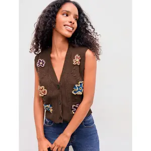 Cider [size 2-10] Knit V-neck Retro Flower Crop Vest