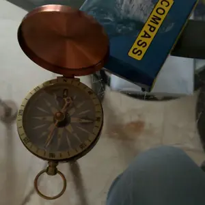 Portable Vintage Retro Compass Metal Copper Flip Cover Compass Pocket Watch Compass for Camping Hiking Boating