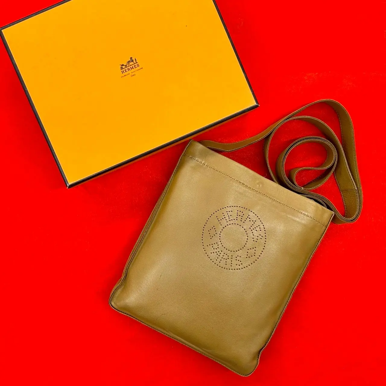 Pre-owned HERMÈS Lambskin Shoulder Bags Hermes Clous De Selle Anyeau Milo Leather Shoulder Bag