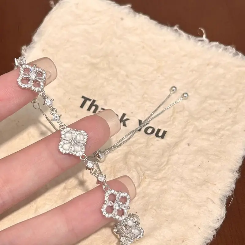 Women's Elegant Adjustable Zirconia Four-Leaf Clover Bracelet with Zirconia, Luxury Party Jewelry, Trendy Jewellery Accessories, All Seasons Accessory, Unique Design, Adjustable Bracelets