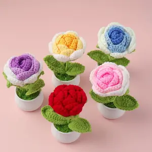 Handmade Crochet Artificial Rose Plant Pot, Desktop Car Decoration, Valentine's Day Gift, Universal Setting, 1 Piece