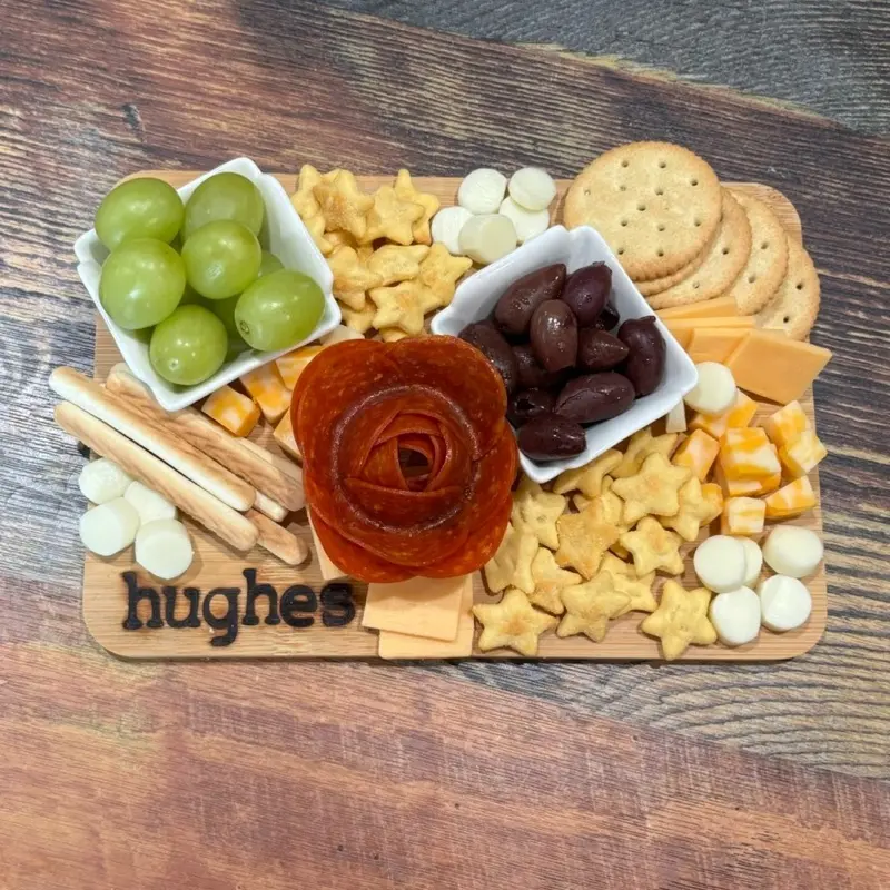 Personalized Bamboo Cheese Board – Custom with up to 20 characters | Perfect Christmas Gift Chopping Kitchen Stylish