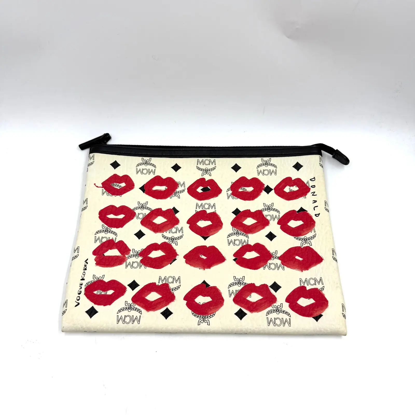 Pre-owned MCM AS SHOWN Clutches & Wristlets HZ 2639 Vogue Korea Visetos Coated Canvas Print Clutch Bag 26.03.23