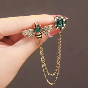 Rhinestone Bee Brooch with Chain for Women Trendy Elegant Lapel Pin Perfect for Daily Wear & Birthday Gift Green Crystal Accents