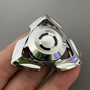 High-End Metal Finger Spinner Edc Toy, Tri-Color Silver Color Three-Leaf Finger Spinner, Stress Relief, Focus Improvement, Anxiety Relief