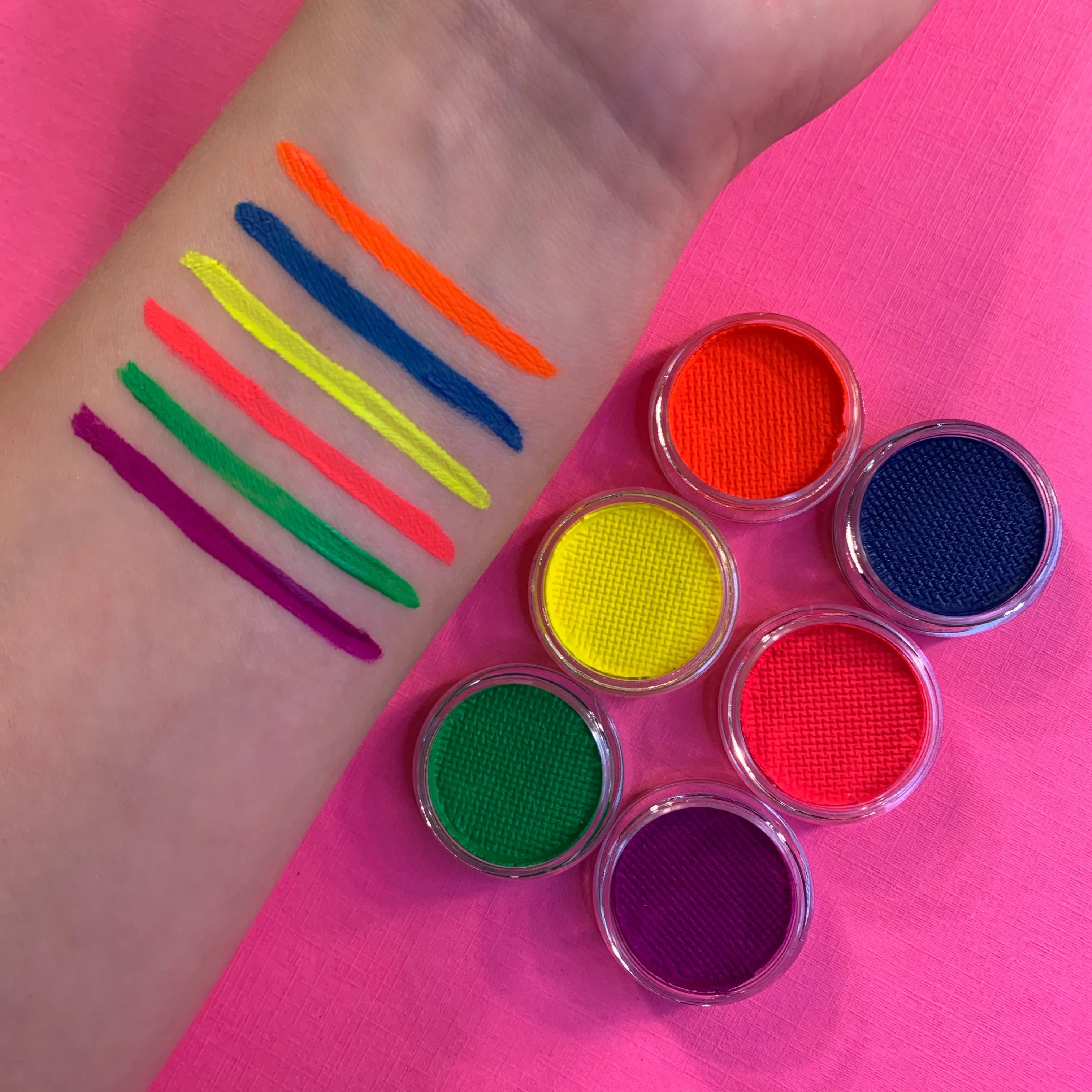 UV Neon Liner Bundle UV Neon Liner Bundle