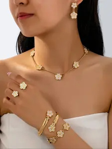 New Fashion Clover Flower Rhinestone Necklace Bracelet Ring Earrings Set, Elegant Luxury Sweet Simple Jewelry for Women