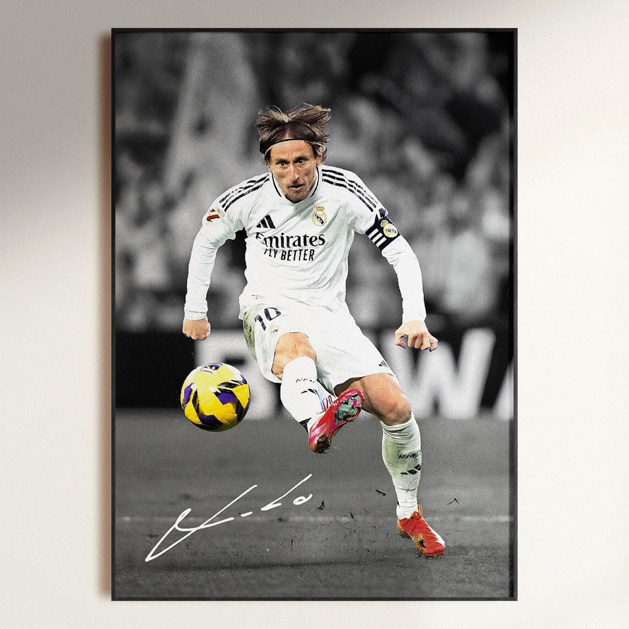 Luka Modric Poster, Signed Football Poster, Modric Fan Gift, Soccer Decor( Unframed - Print Only )