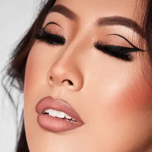 Mattie Poo Lip Kit - Light Brown Lip Liner, Long Lasting & Smudge Proof, Includes Mirror & Light Attached, Ideal for matte Application - Lipgloss Lipstick Matte Makeup