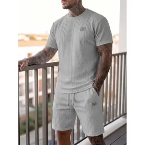 Men’s light luxury textured jacquard casual two-piece set for summer: short-sleeve T-shirt + shorts. Structured, wrinkle-resistant, breathable—doesn’t trap sweat. Suitable for business casual, everyday wear, and commuting; versatile.