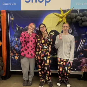 2-piece snack set, potato chips, hot dogs, bell shaped drinks, printed long sleeved shirt, long pants, soft, comfortable, skin friendly, smooth top, small pocket, button closure, elastic waistband, suitable for four households, casual wear, pajamas