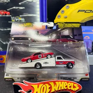 Hot Wheels '66 Chevrolet Corvette & '72 Chevy Ramp Truck Team Transport Set #91 Collectible Model Cars