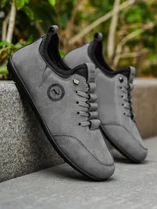 Men's casual sports shoes, low top plus size, fashionable and trendy, versatile for daily commuting, perfect for sending off lazy boyfriends. All season outdoor skateboarding shoes, 2026 new men's breathable street lightweight gray black men's shoes