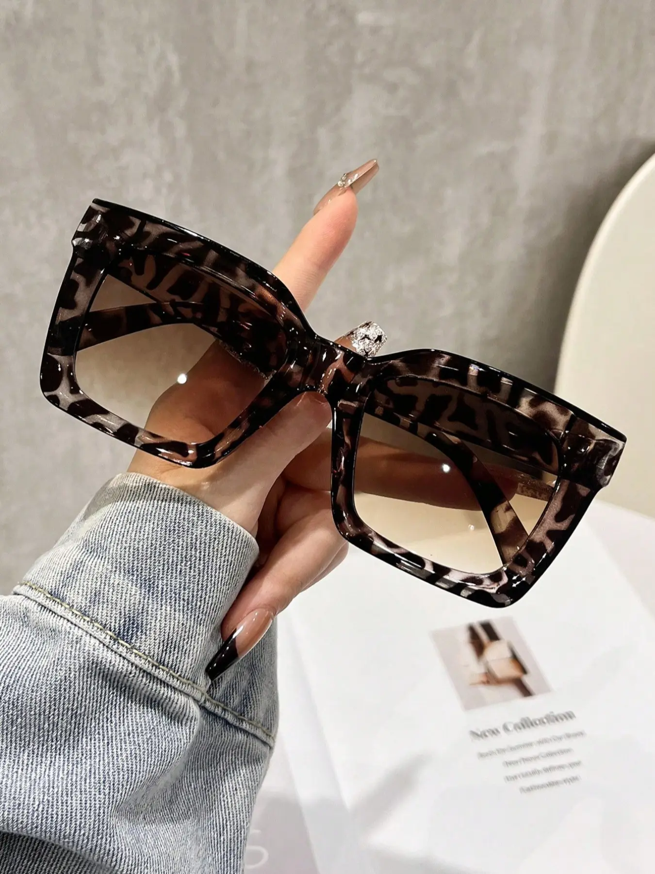 Women's Leopard Print Ultra Large Fashion Glasses, Daily Wear, Perfect for Vacation, Beach, Travel, Stylish and Trendy Eyewear, Street Style Shades, Casual Stylish Glasses