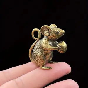 Bronze Mouse Holding Peach Design Ornament, Cute Mouse Figurine, Desktop Decoration for Home Office, Desktop Statue, Home Decor, Interior Decoration Accessories, Cute Collectible Figurines